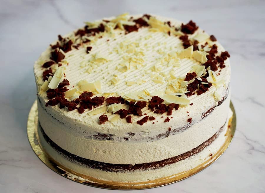 Deemz Pastry Patisserie Helmond En Weert Red Velvet Taart half deemz-pastry-patisserie-helmond-en-weert-red-velvet-taart-half